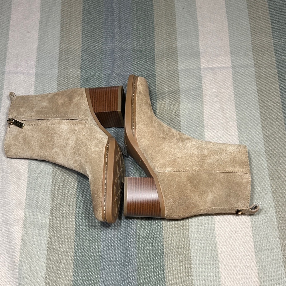 Michael Kors Lex Women's Suede Ankle Booties in Light Taupe-Size 7 Like New